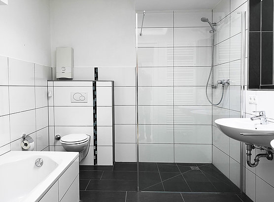 Badezimmer im Kabinett Badezimmer im Kabinett